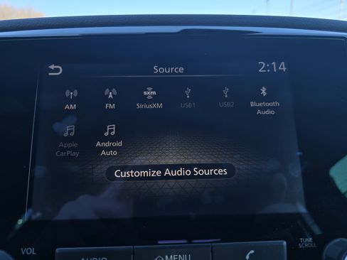 Used 2024 Nissan Titan SV w/ SV Convenience Package image 34