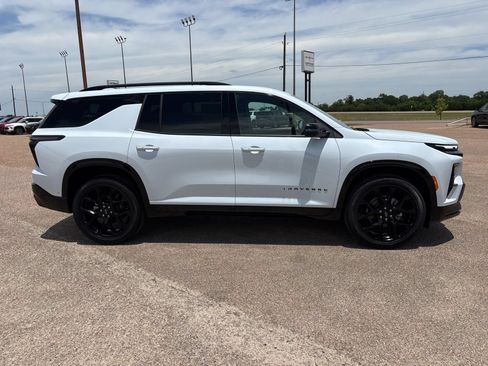 New 2026 Chevrolet Traverse RS w/ LPO, Floor Liner Package FWD image 6