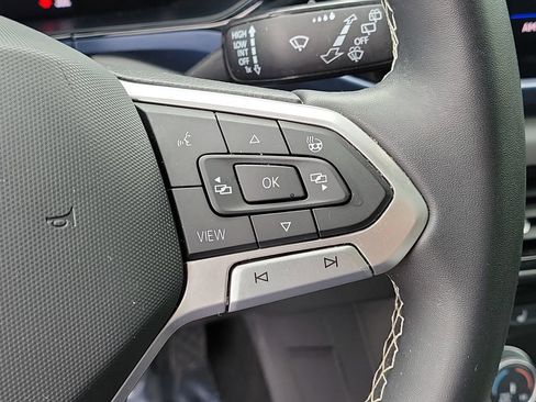 Used 2023 Volkswagen Taos SE w/ Panoramic Sunroof Package AWD/4WD image 31