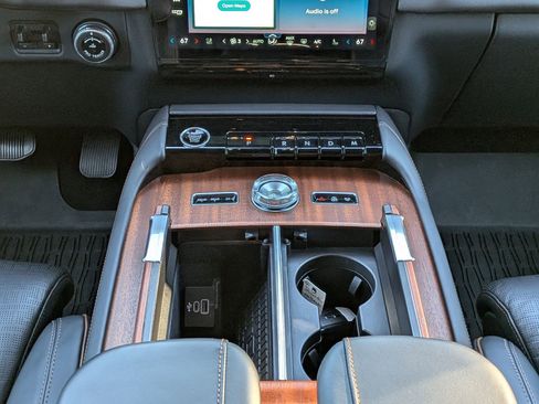 Certified 2025 Lincoln Navigator Black Label image 23