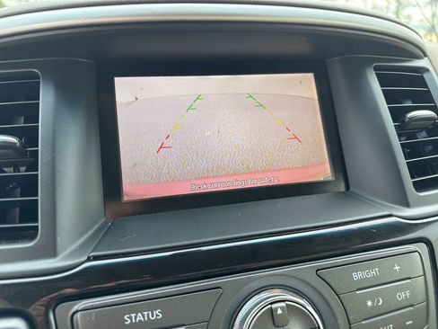 Used 2015 Nissan Pathfinder SV image 22