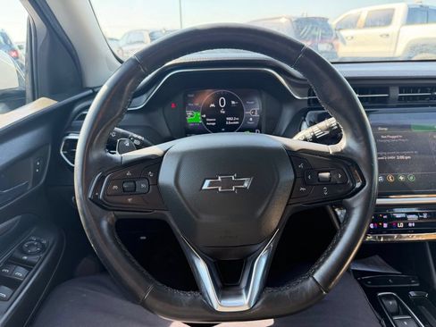 Used 2022 Chevrolet Bolt EUV LT w/ Convenience Package FWD image 6