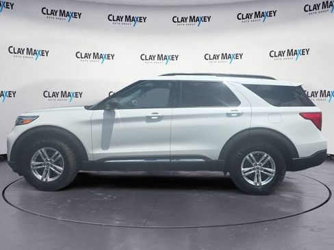 Used 2022 Ford Explorer XLT w/ Equipment Group 202A AWD/4WD image 2