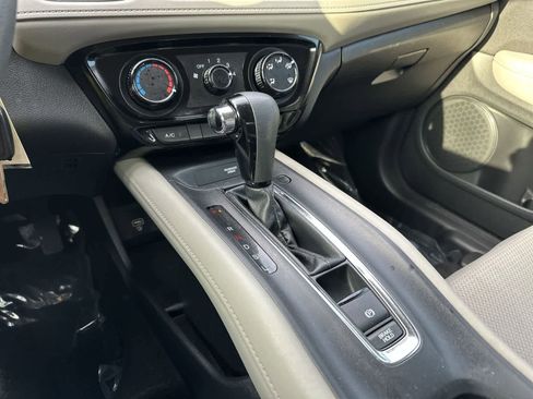 Used 2019 Honda HR-V LX image 18