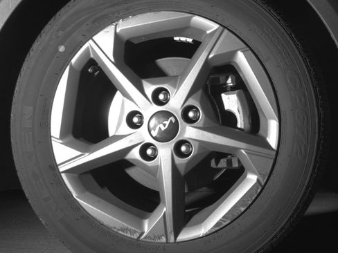 Used 2025 Kia K4 LXS image 13