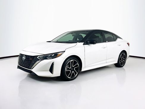 Used 2024 Nissan Sentra SR w/ SR Premium Package image 3