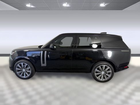 Used 2023 Land Rover Range Rover SE AWD/4WD image 2
