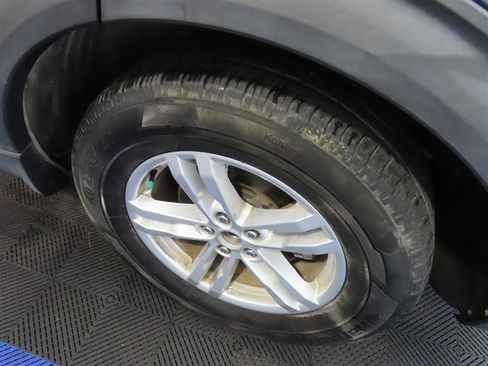 Used 2020 Ford Explorer XLT RWD image 8