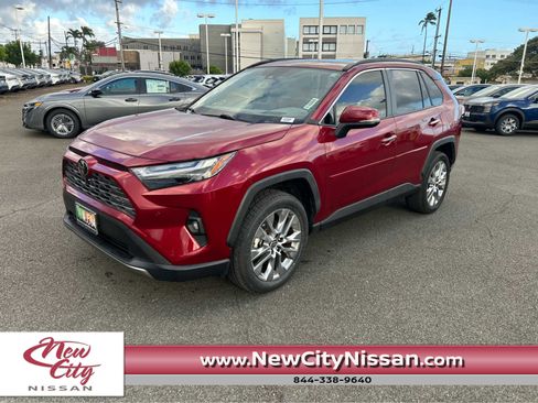 Used 2022 Toyota RAV4 Limited FWD image 1