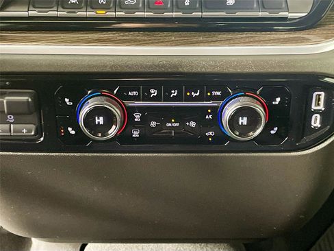 Used 2025 Chevrolet Silverado 1500 LT image 16