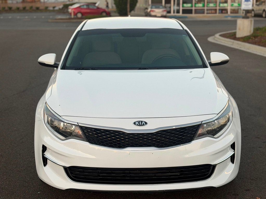 Used 2018 Kia Optima LX w/ 17" Alloy Wheels Package FWD image 3