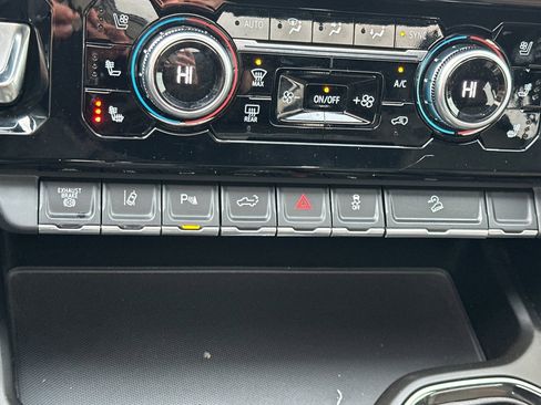 Used 2024 GMC Sierra 3500 AT4 w/ AT4 Premium Plus Package image 30