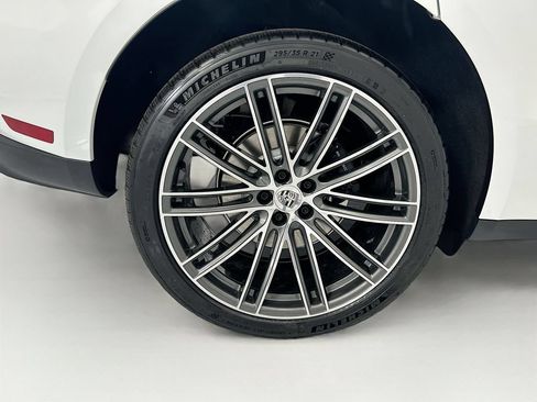 Used 2026 Porsche Macan AWD/4WD image 33