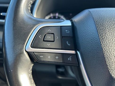 Used 2022 Toyota Highlander XLE image 20