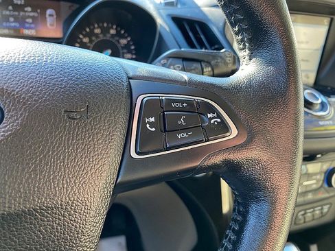 Certified 2019 Ford Escape Titanium image 41