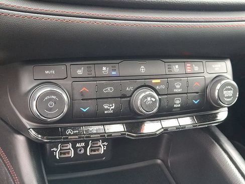 Used 2023 Dodge Durango GT AWD/4WD image 17