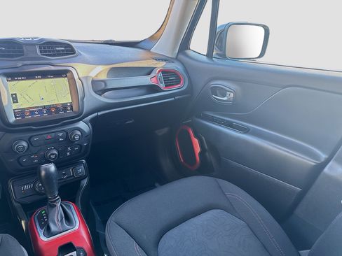 Used 2022 Jeep Renegade Trailhawk image 22