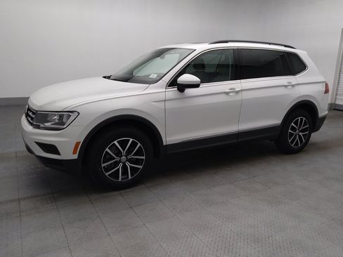 Used 2021 Volkswagen Tiguan SE w/ Panoramic Sunroof Package FWD image 2