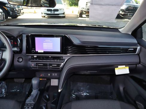 Used 2026 Toyota Camry LE FWD image 32