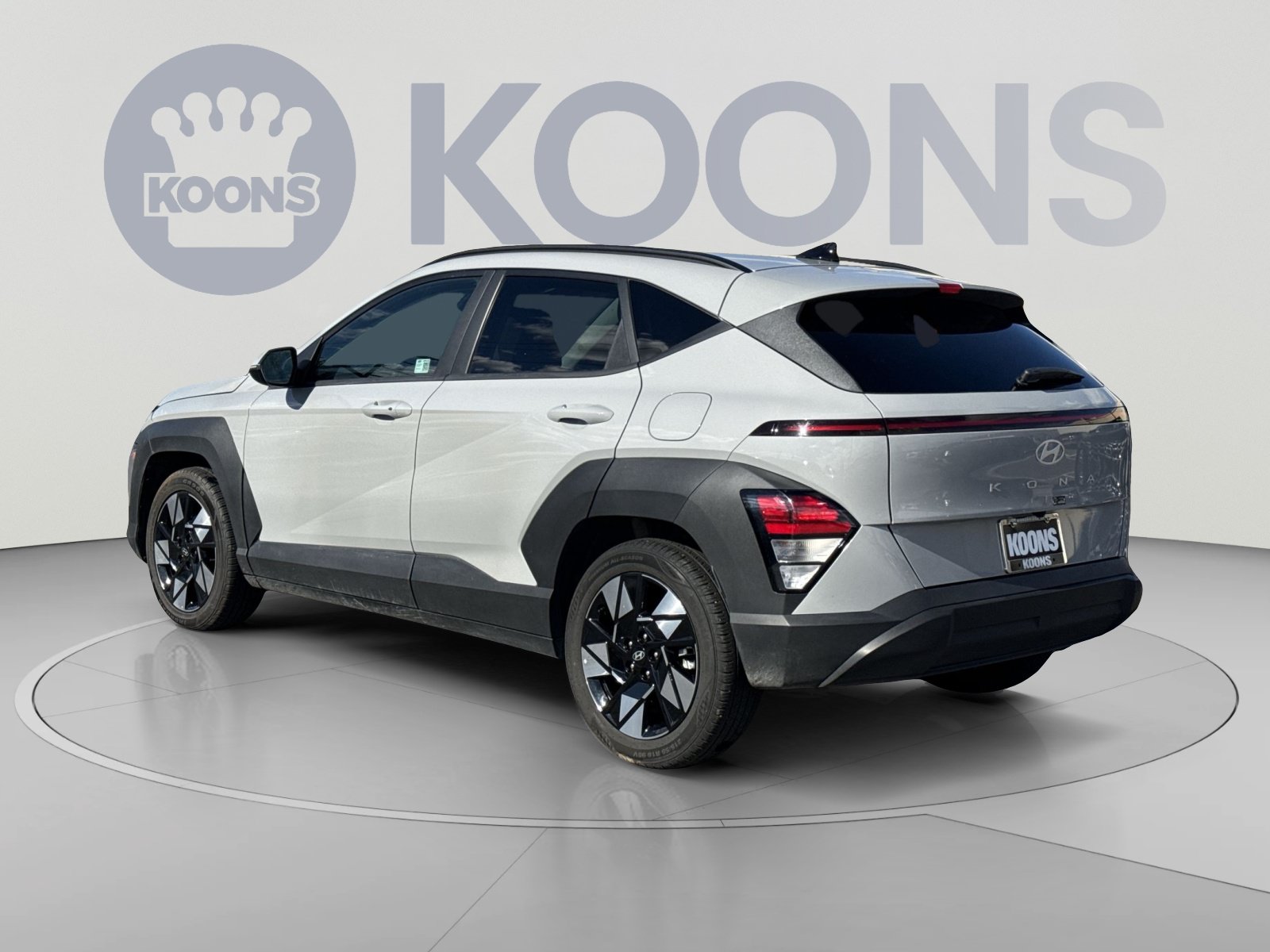 Used 2025 Hyundai Kona SEL FWD image 4