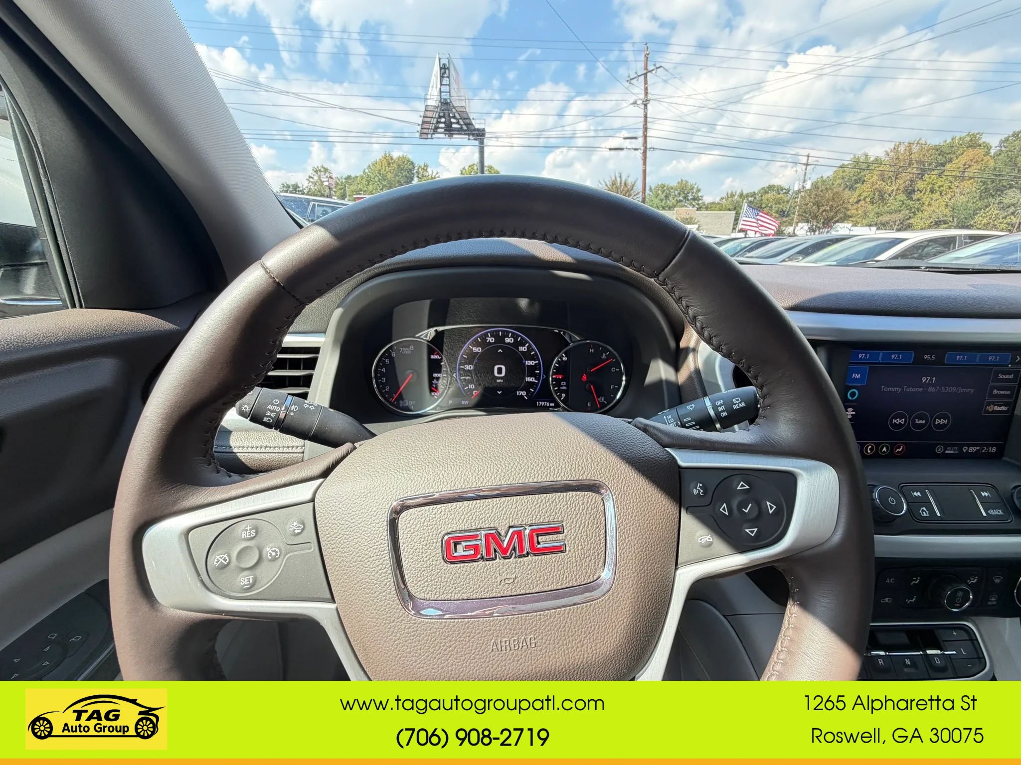 Used 2020 GMC Acadia SLT w/ Driver Alert Package II FWD image 19
