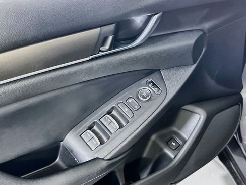 Used 2018 Honda Accord LX image 17