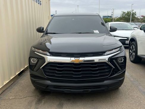 Used 2024 Chevrolet TrailBlazer LS w/ LS Convenience Package FWD image 3