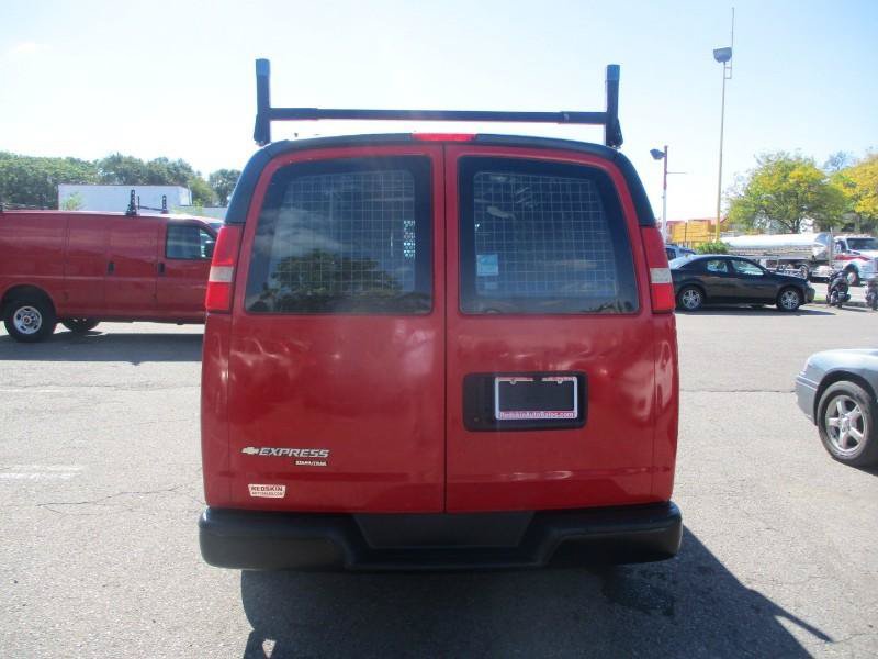 Used 2012 Chevrolet Express 1500 RWD image 5