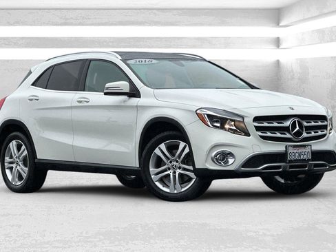 Used 2018 Mercedes-Benz GLA 250 4MATIC image 2
