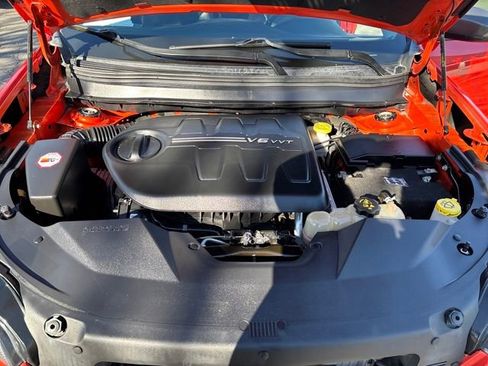 Used 2021 Jeep Cherokee Trailhawk w/ Comfort/Convenience Group image 14