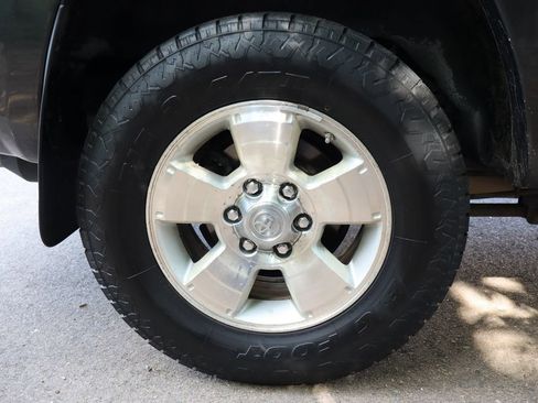 Used 2006 Toyota 4Runner SR5 AWD/4WD image 39