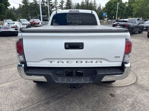 Used 2023 Toyota Tacoma TRD Off-Road AWD/4WD image 7