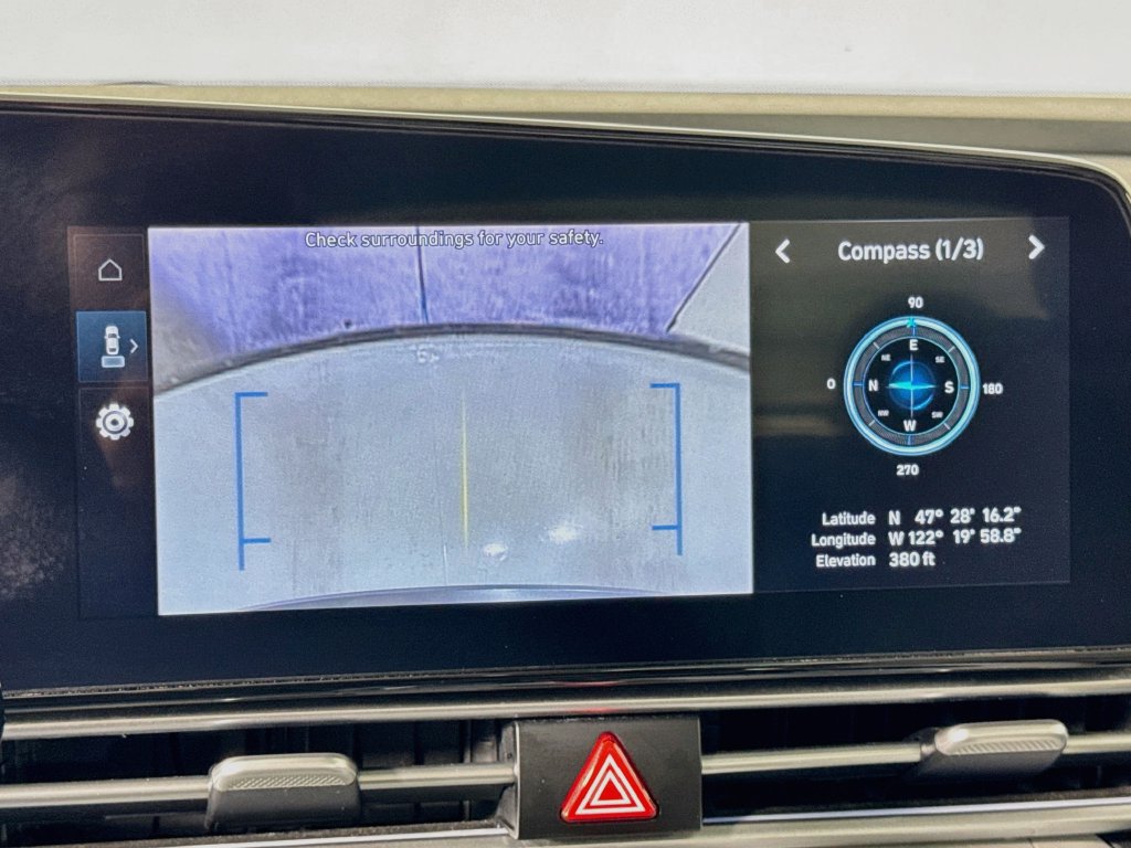Used 2025 Hyundai Elantra Limited FWD image 34