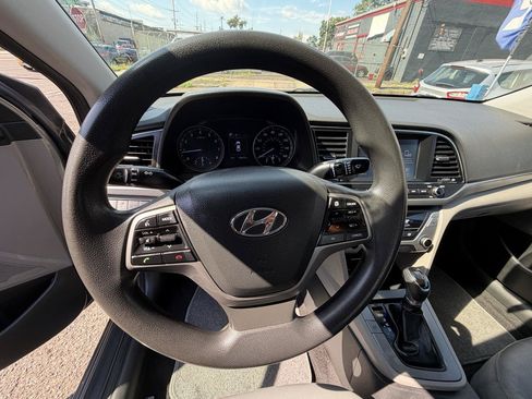 Used 2018 Hyundai Elantra SEL FWD image 11