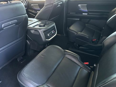 Certified 2025 Ford Expedition Max Platinum AWD/4WD image 14