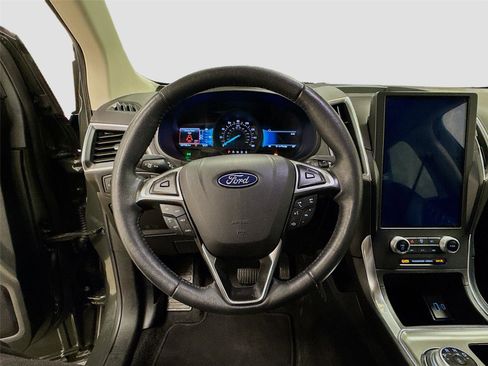 Used 2024 Ford Edge Titanium image 11