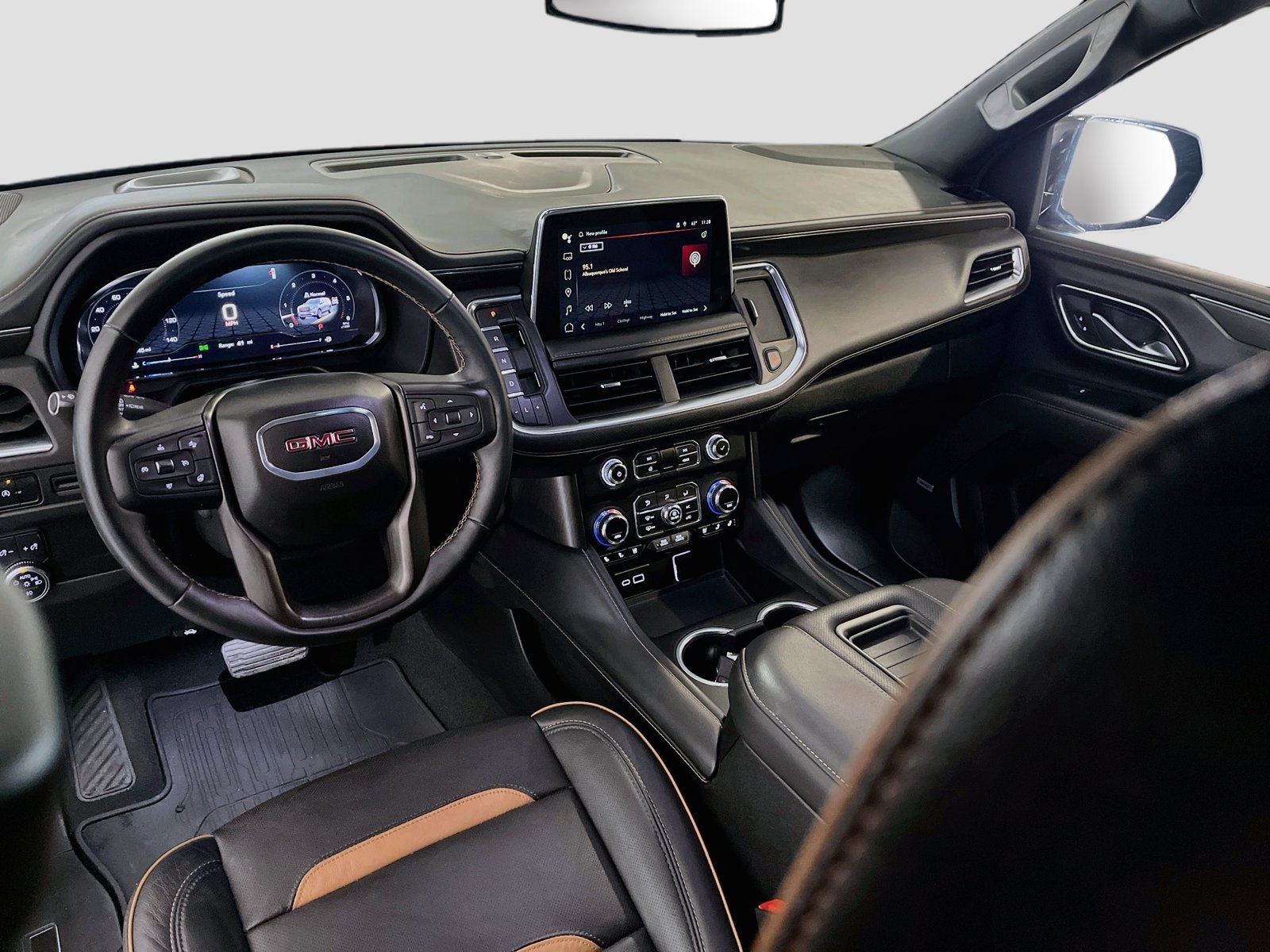 Used 2024 GMC Yukon AT4 AWD/4WD image 24