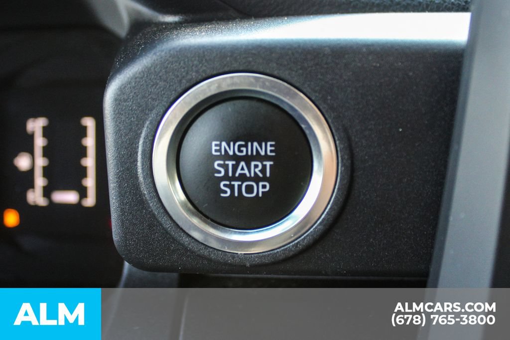 Used 2025 Toyota 4Runner SR5 AWD/4WD image 28