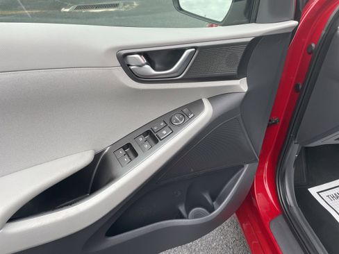 Used 2020 Hyundai Ioniq SEL image 14