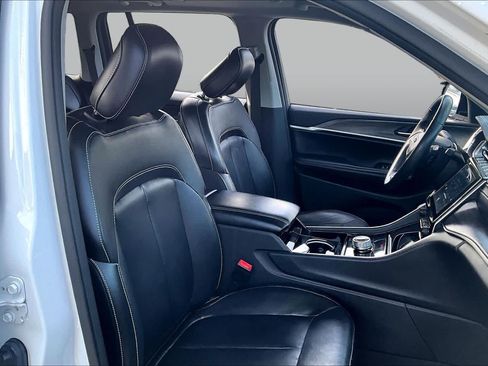 Used 2022 Jeep Grand Cherokee Limited RWD image 9