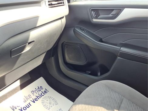 Used 2022 Ford Escape SE w/ SE Sport Appearance Package image 20