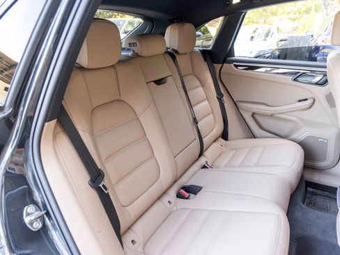 Certified 2023 Porsche Macan AWD/4WD image 59