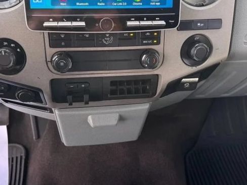 Used 2016 Ford F250 XLT w/ Camper Package AWD/4WD image 13