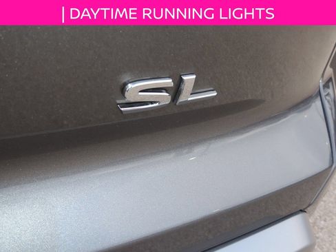 Used 2024 Nissan Pathfinder SL FWD image 12
