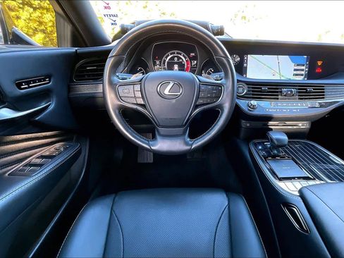 Used 2018 Lexus LS 500 image 5