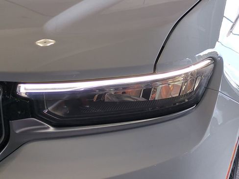 New 2025 Jeep Grand Cherokee Summit image 10