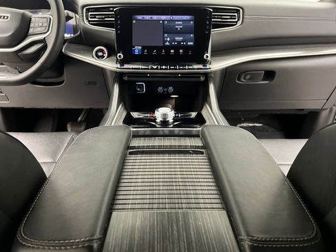 Used 2024 Jeep Wagoneer Series II w/ Flexible Seating Group image 46