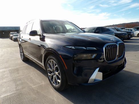 Certified 2024 BMW X7 xDrive40i w/ Premium Package image 1