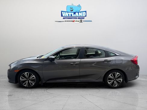 Used 2018 Honda Civic EX-T image 2