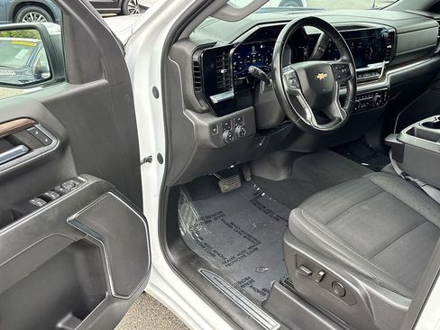Used 2023 Chevrolet Silverado 1500 LT AWD/4WD image 10